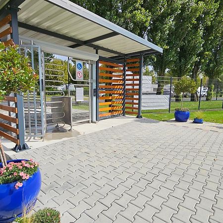 Harmonia Riva Apartman B11 Dunajska Streda Ngoại thất bức ảnh