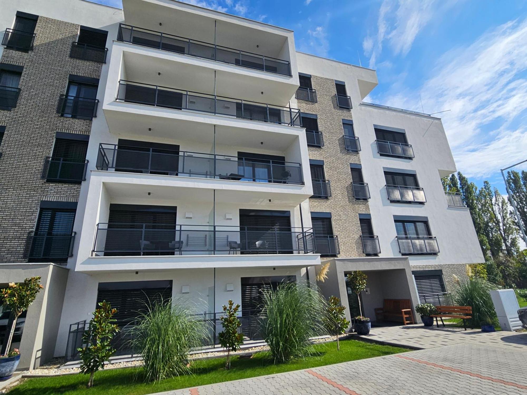 Harmonia Riva Apartman B11 Dunajska Streda Ngoại thất bức ảnh