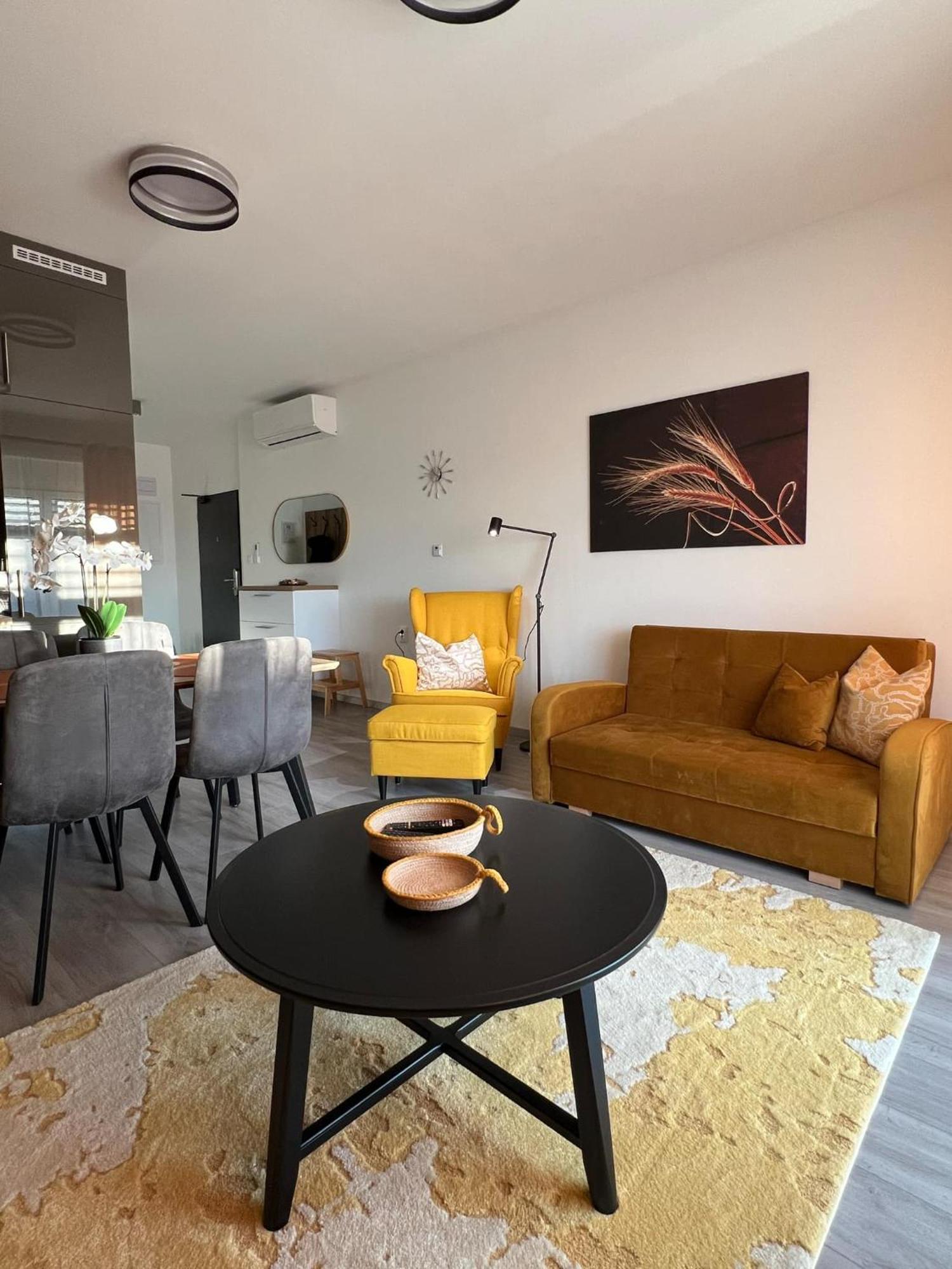 Harmonia Riva Apartman B11 Dunajska Streda Ngoại thất bức ảnh